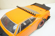 Load image into Gallery viewer, AJC Mods Arch Type Roof Spoiler Shark Fin Bar LNG 1/10 NPRC RC Car Drag Racing
